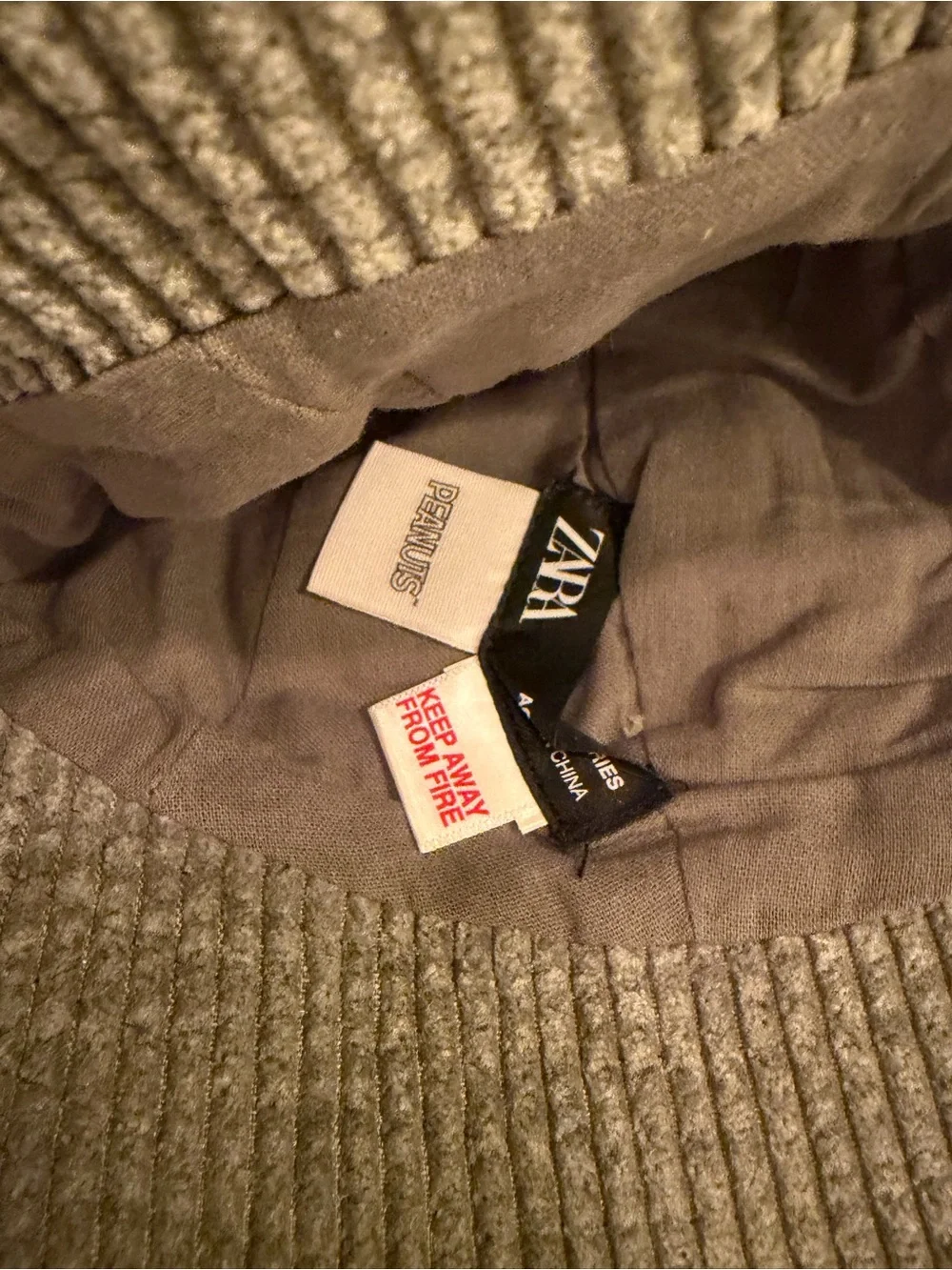 ZARA x PEANUTS Snoopy Woodstock Corduroy Bucket Hat Olive Green